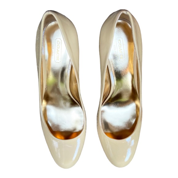 Coach buttery yellow tan patent leather kitten heels shoes. - Picture 1 of 6